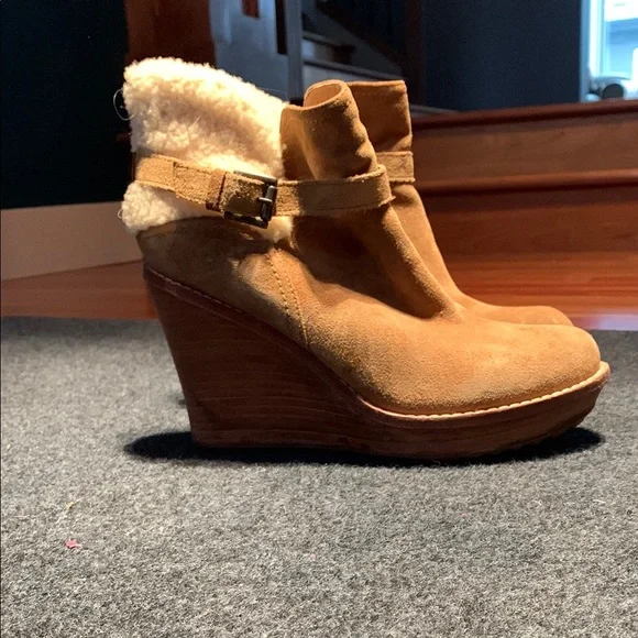UGG Wedges - Picture 1 of 6